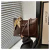 Bolso de Hombro Único para el Trabajo, Bolso de Axila con Pañuelo de Seda, Moderno y a la Moda, Gran Capacidad, Nuevo 2025 Primavera Urbana Simple Moda