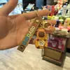 Llavero de cristal nuevo transfronterizo capibala colgante rey capibara colgante de animal para bolso regalo exquisito venta al por mayor