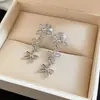 Aretes de Clip~ Estilo Minimalista Diseño de Flor Hueca, Sencillos y Únicos, Modernos y Exquisitos, con un Toque de Lujo Ligero y de Alta Gama, Aretes sin Perforación