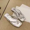 Sandálias de verão planas retrô prateadas femininas moda europeia americana bico de pé rua clipe sapatos chinelos flip-flops sapatos de praia