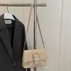 Bolso de Axila de Diseño de Nicho para Mujer 2025 Nuevo Transfronterizo Moderno Bolso Cuadrado Pequeño para Viajar Bolso Versátil de Moda de Hombro Único Cruzado