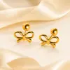 Brincos de aço titânio em formato de coração para mulheres, não desbotam, ear cuffs de alta qualidade e elegantes, design de rosca para evitar perdas, brincos de pérola redonda fosca