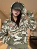 Sudadera Cardigan Corta con Capucha Camuflaje Otoño para Mujer Bordado Floral Colorido de Toalla Holgada con Cremallera Estilo Chica Spicy Chaqueta