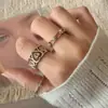 Hengzi Usado Vintage Café Oro Repujado Encaje Flor Corazón Candado Anillo Anillo de Dedo de Diseño de Nicho de Lujo Ligero para Mujer