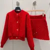 Nanyou 26 Nuevo Estilo de Principios de Otoño Chaqueta Cardigan de Punto Roja con Cuello Redondo y Relieve de Rombos para Mujer