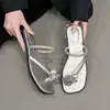 Sandálias de Encaixe com Strass Estilo Francês para Mulheres 2026 Verão Novas Tendência Casual Versátil Sandálias com Salto Bloco de Pérola