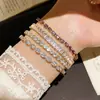 Pulsera Ovalada de Circonita Estilo Francés, Pulsera de Gama Alta Estilo Coreano Estilo Ins, Lujo Accesible, Joyería de Mano Moderna y Versátil para Mujeres