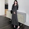 Vestido de maternidad, nuevo vestido largo de punto a rayas con cuello en V estilo francés para primavera y otoño, corte ajustado, favorecedor de la figura, vestido ceñido al cuerpo, suave y respetuoso con la piel