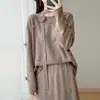 Conjunto de Duas Peças Outono 2025 Lã Nova Vestido e Saia Femininos Cruzado Decoração Floral Suéter de Tricô Gola Redonda Suéter