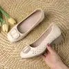 Boca rasa confortável sapatos de mãe femininos 2026 outono novo sandálias com furos respiráveis vazados couro macio casual para ir ao trabalho sapatos únicos