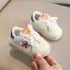 Zapatos Deportivos para Niños Unisex para Bebés Zapatos de Patinaje Primavera/Otoño 2026 Estilo Coreano Niños Bebé Zapatos Funcionales Zapatos para Caminar Venta al por Mayor
