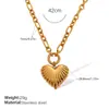 Nova Colar Pingente Coração Dourado Estilo Minimalista Corrente Clavícula Aço Inoxidável Banhado a Ouro 18K Joia Versátil para Mulheres