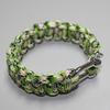 Pulsera de Paracord Ajustable Hebilla de Acero Pulsera Salvavidas Pulsera Salvavidas de Emergencia Pulsera de Camuflaje Verde Pulsera Tejida a Mano