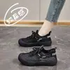 2026 Novos Sapatos de Malha Femininos de Verão Respiráveis Confortáveis Casuais Estilo Coreano Modernos Versáteis Vazados Solado Macio Superfície de Malha Sapatos de Lona