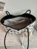 Bolsa Tote Grande de Bolinhas Color Block Shuai Mi para Mulheres, Novo Estilo de Verão Bolsa de Mão Relaxada, Bolsa de Ombro