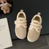 Zapatos de Algodón para Nieve Cálidos Retro de Suela Gruesa para Mujer Invierno 2026 Nuevo Estilo Felpa Engrosada Zapatos Bochen Peludos del Noreste