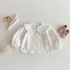 Camisa Branca Estilo Coreano para Meninas com Gola de Renda, Camiseta da Moda e Versátil para Crianças, Roupa de Passeio para Bebês Primavera e Outono