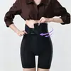 Pantalones moldeadores de alta gama, de tiro alto, con compresión fuerte, cierre de cremallera y detalles de botones, diseñados para ceñir la cintura, levantar los glúteos y aplanar el abdomen, creando un efecto adelgazante y moldeador