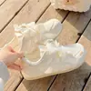 2026 Verano Nuevos Zapatos Blancos para Mujer Malla Transpirable Ballet Zapatos de Entrenamiento Alemanes Versátiles de Nicho Suela Plana Zapatos Deportivos Casuales