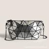 Bolso Cruzado Geométrico de Rombo con Cremallera para Mujer, Bolso Tipo Dumpling con Cadena Luminosa que Cambia de Color, Bolso Reflectante Colorido, Bolso Cruzado Versátil