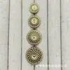 Botones metálicos huecos con forma de cesta floral, adecuados para trajes, abrigos de punto de lana y como botones decorativos sencillos y versátiles para coser a mano.