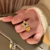 Elegante y Lujoso, Versátil Nuevo Estilo Chino Anillo Doble Flor Flor Cepillada Dorada para Mujer, Anillo de Diseño Exclusivo Transmisión en Vivo