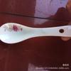 Cuchara de cerámica al por mayor, cuchara de sopa casera, cuchara pequeña, cuchara de 3 curvas, cuchara de porcelana de magnesio para restaurante de hotel.