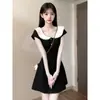 Los atuendos estilo universitario se ven geniales, Vestido Negro con Cuello Peter Pan para Mujer, Modelo Nuevo 2025, Único y Hermoso, Falda Corta que Ceñe la Cintura
