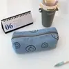 Nueva Bolsa de Lápices de Pana Estilo Ins para Estudiantes Bolsa de Papelería Sencilla Gran Capacidad Bolsa Portátil para Cosméticos Bolsa de Cosméticos para Salir
