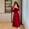 Vestido de Princesa de Longitud Media con Cuello de Muñeca Retro y Mangas Abullonadas 2026 Otoño Pequeño Vestido Rojo de Manga Larga Ropa para Mujer