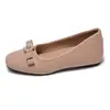Zapatos de muñeca con hebilla de flor de perla y lazo de charol para mujer, nuevos de otoño 2026, tacón grueso versátil estilo francés, zapatos de tacón bajo