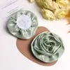 Tecido Brilhante Fino Flor Enrolada Suave Cetim Vintage Rosa DIY Presilha de Cabelo Corda de Cabelo Adorno de Cabeça Corsage Corrente de Colar Acessórios de Flor