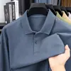 Camisa polo masculina de algodão puro com mangas compridas e gola de lapela, adequada para primavera e outono, cor sólida casual, estilo de negócios leve, versátil, respirável e de corte solto