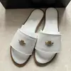 Novedad de verano moda sandalias planas de punta redonda de alta gama para mujer para uso en exteriores, sandalias slip-on ligeras y cómodas al por mayor