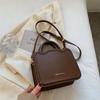 2023 Novo Estilo Bolsa Feminina Elegante Portátil Crossbody Bolsa Estilo Coreano Design de Nicho ins Bolsa Feminina Bolsa de Ombro Retrô