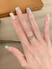 Novo Anel Flor Oca Retrô Estilo Chinês Renda Diamante Design Nicho Luxo Leve Anel para Dedo Indicador Anel de Alta Qualidade para Mulheres