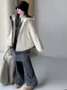 Conjunto de invierno para niña de algodón a cuadros beige con capucha y falda de malla, pantalón de chándal forrado de felpa y pantalón ancho grueso
