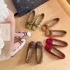 Sapatos de vovó de corte baixo e salto baixo, mocassins de trabalho, sapatos de um só tom, 2026 Primavera/Outono, Novo, Estampa de Leopardo, Laço Plano, Sapatos Feijão, Feminino
