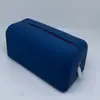Bolsa de maquillaje de silicona impermeable, plegable, de gran capacidad, con correa de mano, fácil de llevar para niñas, con función de apretar