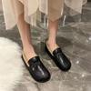 Zapatos Doudou Invierno 2026 Nuevos Zapatos de Mujer Otoño e Invierno Suela Suave Cómodos Planos de Cuero para Mamá Zapatos Cálidos de Algodón
