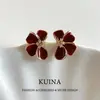 Aretes de Flor Esmaltada Rojo Oscuro con Aguja de Plata de Ley Únicos Nuevos 2025 Pendientes para Mujer Lujo Accesible de Gama Alta Pendientes de Nicho
