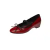 Sapatos Mary Jane de couro com laço delicado estilo francês e salto oculto, coleção outono 2026, salto médio, bico redondo, sapatilhas de couro genuíno para mulheres