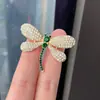 Broche Mariposa Fritillaria 2023 para Mujer Pin de Perla de Alta Gama Nicho Ropa Suéter Accesorios Fabricante Mayorista