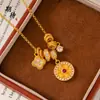 Bestseller Douyin Trevo de Quatro Folhas com Strass Bússola em Ouro Rosé Anel de Corrida Colar Corrente de Clavícula Luxo Leve Retrô Sensação de Alto Padrão
