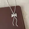 Collar de Malla Metálica con Lazo de Pedrería y Borlas para Mujer, Elegante y Moderno, Versátil Gargantilla Cadena Clavicular