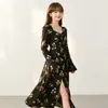 Nova coleção primavera e outono 2026: vestido midi feminino plus size, estilo retrô francês, cintura marcada, fenda lateral, design moderno