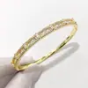 Pulsera Brazalete de Broche de Presión con Superficie Brillante de Diamante Ojo de Caballo de Fila Única Simple y de Moda Europea y Americana Tres Colores en Personalidad Pulsera de Celebridad de Internet de Moda Elegante para Mujer