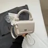 Bolso Pequeño Cuadrado Minimalista de Alto Valor Verano 2025 Nuevo de Nicho de Moda Tendencia Casual Elegante Bolso de Hombro para Mujer
