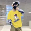 Camiseta de manga larga suelta de algodón puro para niños, camiseta interior de otoño para niños, estampado de dibujos animados, empalme de moda, camiseta de rayas