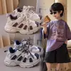 Zapatos para niños 2026 otoño nuevos zapatos deportivos para niños suela blanda antideslizantes ligeros para estudiantes correr zapatos de papá